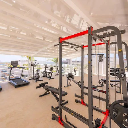 Marina Luxury Retreat - 5 Pools, Gym & Ocean View *