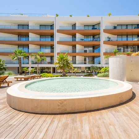 Marina Luxury Retreat - 5 Pools, Gym & Ocean View *